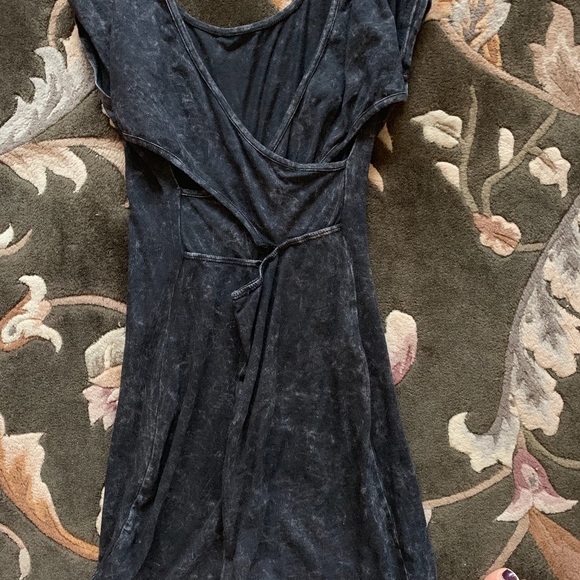 Grey Cross Back Body Con Dress - Picture 2 of 2